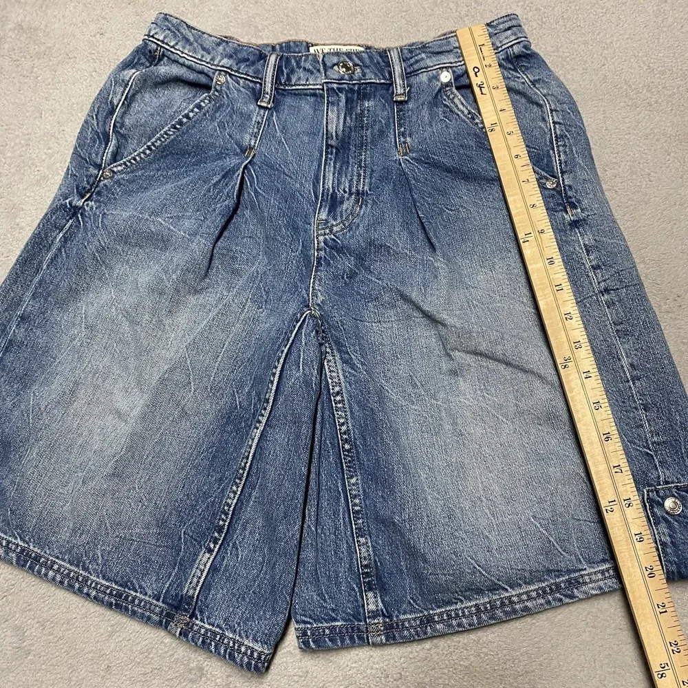 We The Free People Rue Denim Long Shorts Size 28 Wide Leg Baggy Festival Pleat